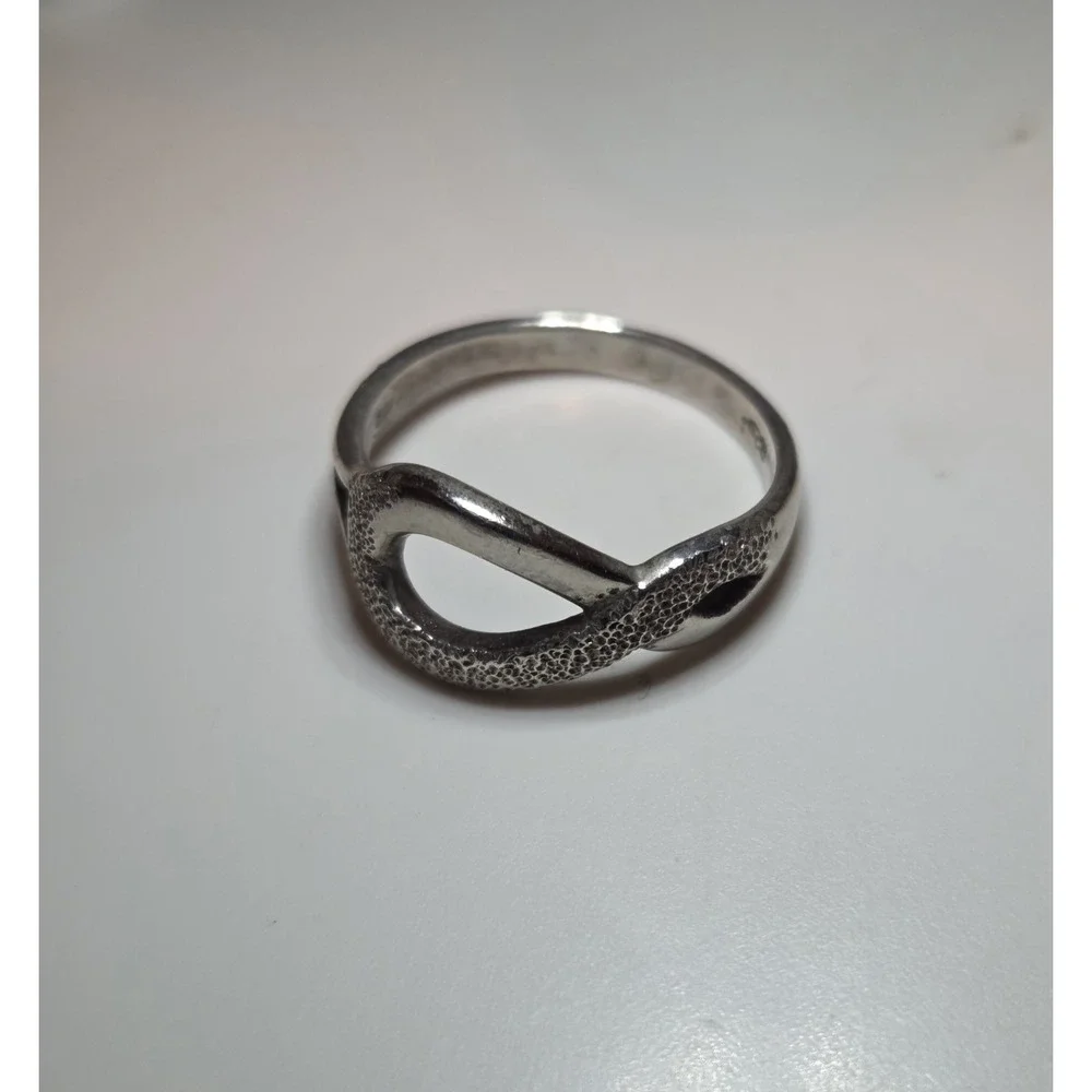 Vintage Sterling Silver Infinity Infinite Love Band Ring‎ Size 6.5